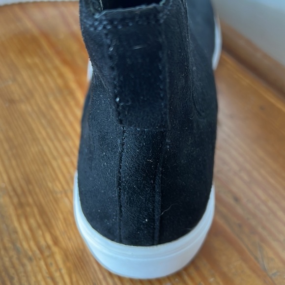 Like. Ew black suede ankle boots by Steven for Steve Madden - Picture 2 of 4